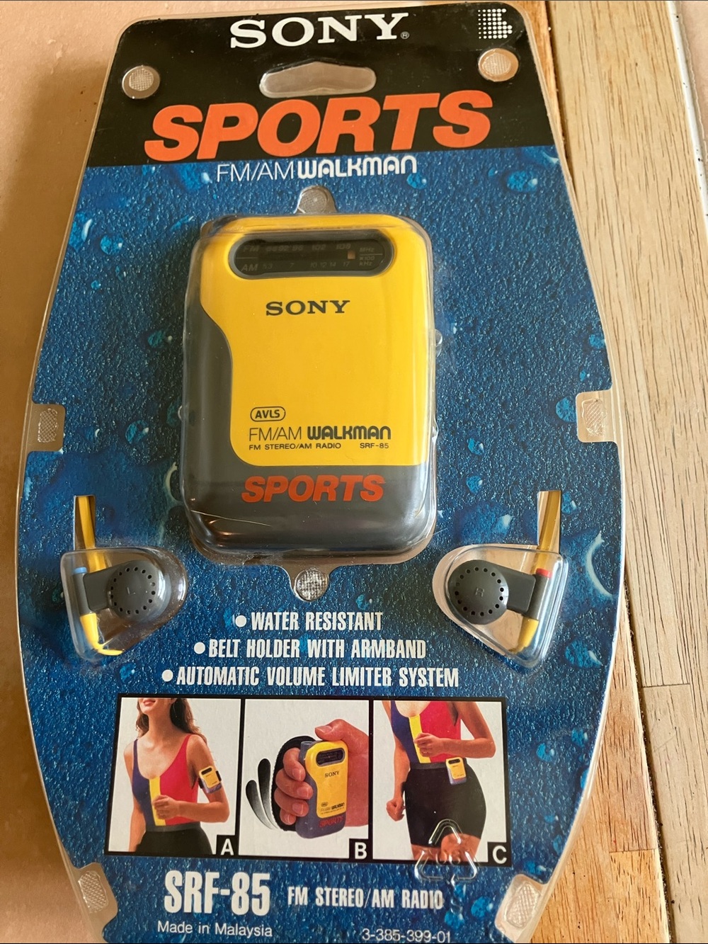 Vintage sealed box Sony Yellow and Black Sports FM/AM Walkman SRF-85 with Earbud